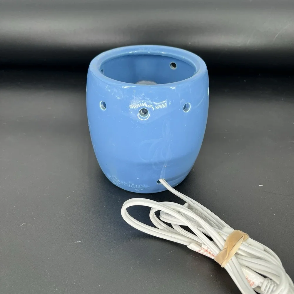 Scentsy UNC Tar Heels North Carolina Chapel Hill Full Size Warmer w/ Bulb